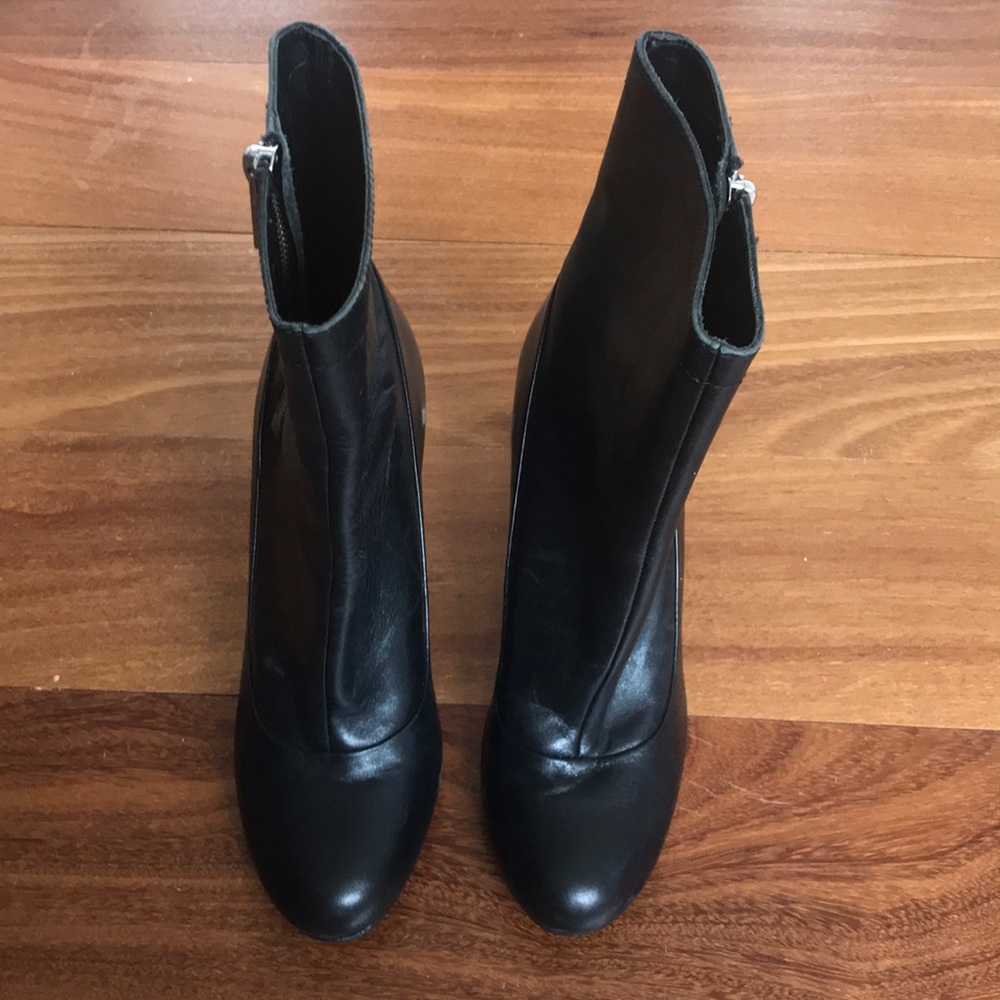 Coach zip boots size 6 - round toe - comfortable